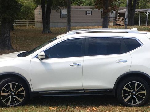 Used 2018 Nissan Rogue SL w/ Premium Package AWD/4WD image 2