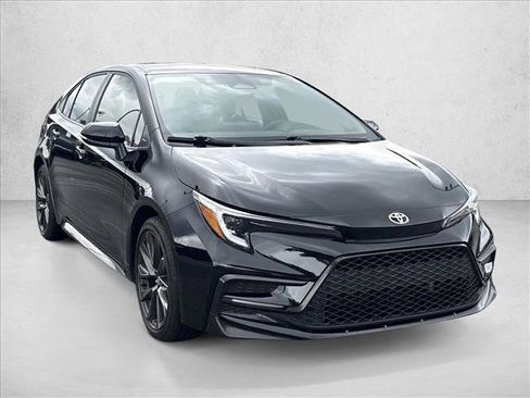 Used 2024 Toyota Corolla SE FWD image 3
