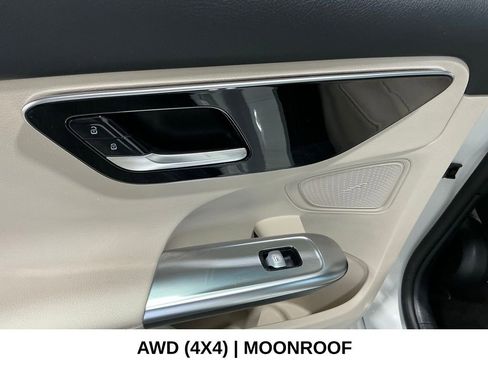 Used 2024 Mercedes-Benz C 300 4MATIC Sedan image 33