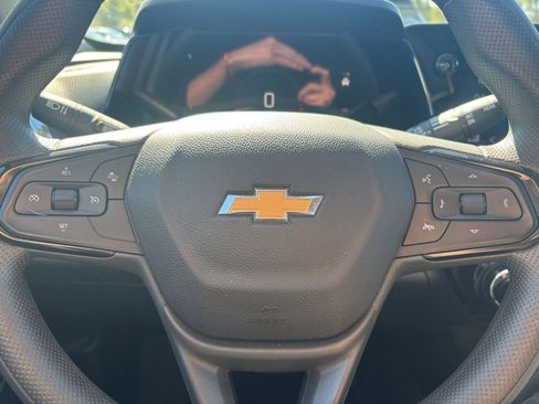 Used 2025 Chevrolet Trax LT image 25