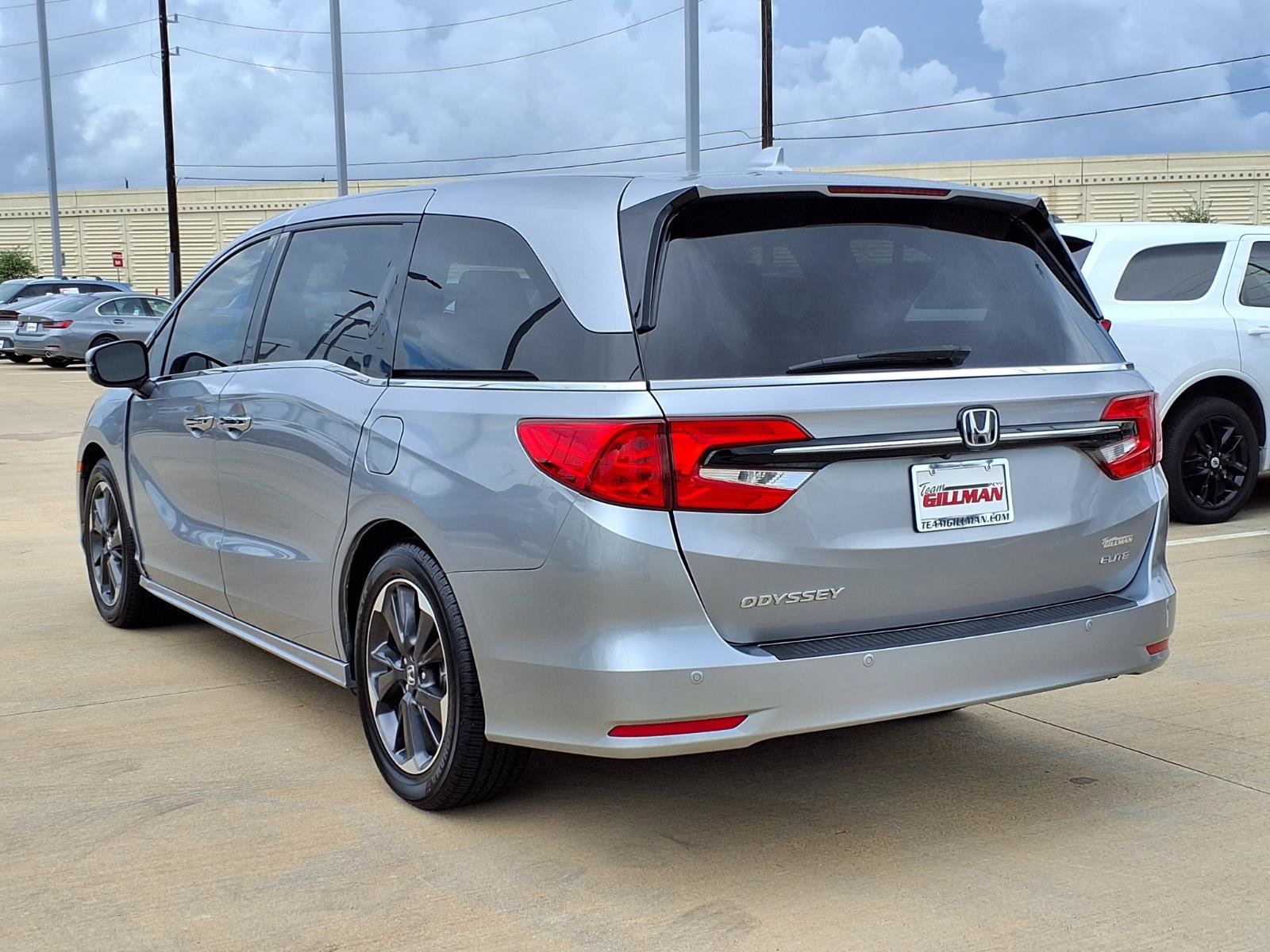 Used 2021 Honda Odyssey Elite image 2