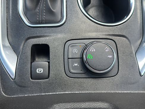 Certified 2023 Chevrolet Traverse Premier w/ LPO, 'HIT The Road' Package AWD/4WD image 44