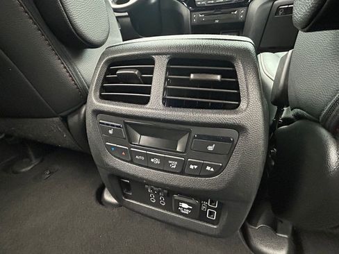 Used 2022 Honda Pilot Black Edition image 45