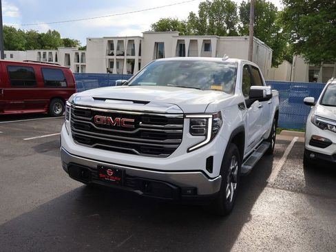 Used 2023 GMC Sierra 1500 SLT w/ SLT Premium Package AWD/4WD image 3