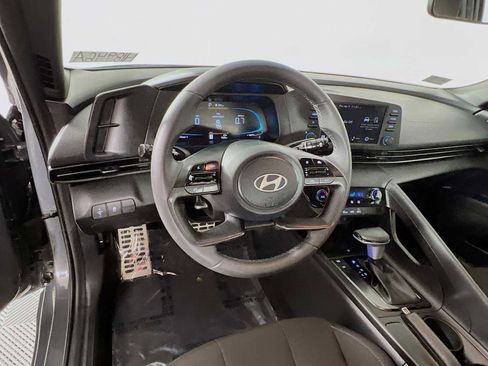 Certified 2025 Hyundai Elantra Sport FWD image 11