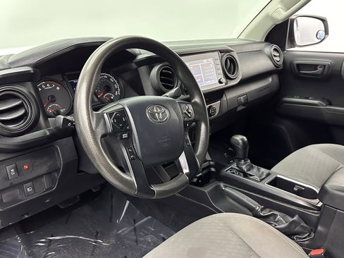 Used 2020 Toyota Tacoma SR image 8