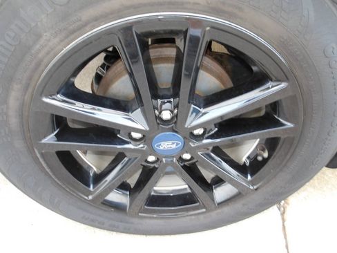 Used 2017 Ford Focus SE FWD image 25