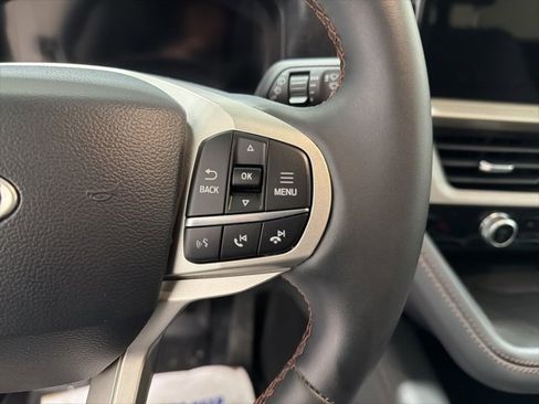 Used 2025 Ford Explorer Active image 17