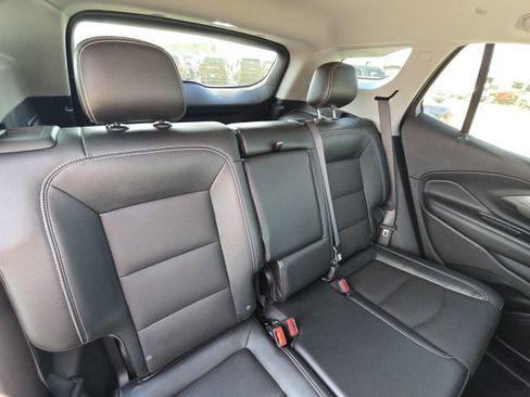 Used 2023 GMC Terrain SLT image 16