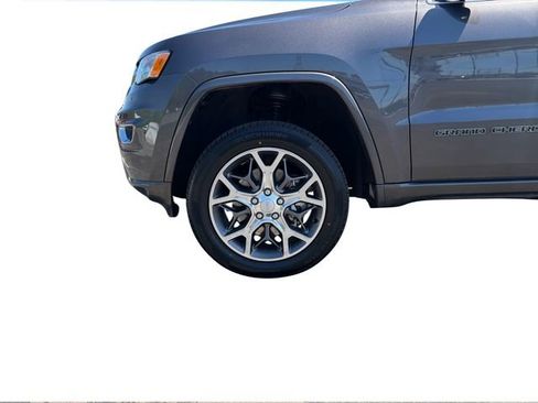 Used 2021 Jeep Grand Cherokee Overland AWD/4WD image 29