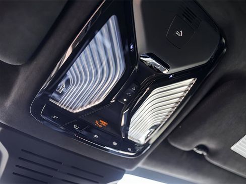 Used 2023 BMW X7 xDrive40i w/ Executive Package image 23