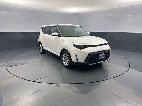 Used 2024 Kia Soul LX w/ Option Group 015 image 7