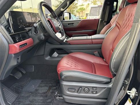 Used 2025 INFINITI QX80 Autograph image 11