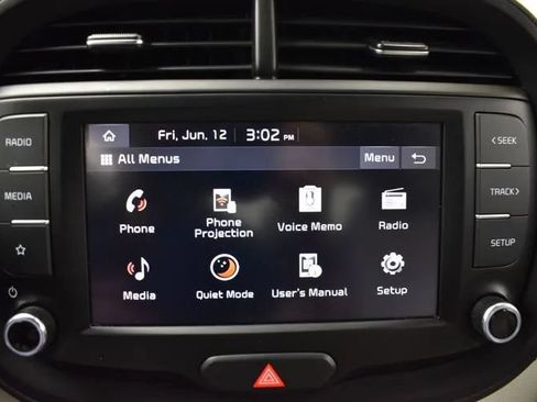 Used 2023 Kia Soul LX w/ LX Technology Package FWD image 30
