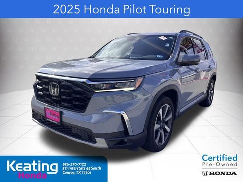 Used 2025 Honda Pilot Touring image 2