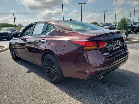 Used 2025 Nissan Altima 2.5 SV w/ SV Special Edition Package image 6