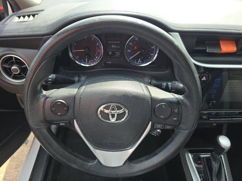 Used 2017 Toyota Corolla LE FWD image 8
