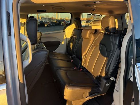 Used 2024 Chrysler Pacifica Touring-L w/ Uconnect Theater Family Group image 24