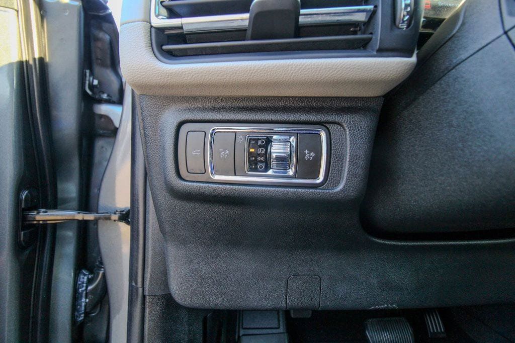Used 2025 Lincoln Corsair AWD w/ Equipment Group 101A image 19