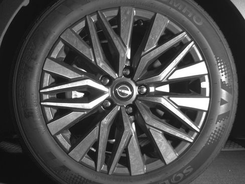 Used 2025 Nissan Altima 2.5 SV FWD image 12