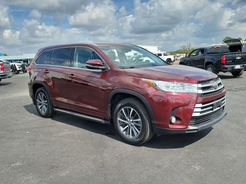 Used 2017 Toyota Highlander XLE image 16