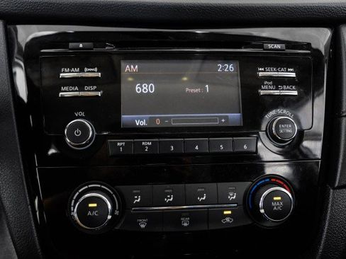 Used 2017 Nissan Rogue S FWD image 21