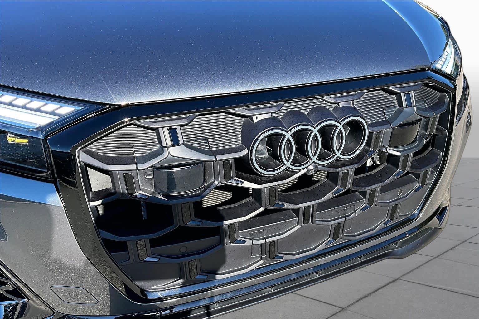 Used 2025 Audi SQ7 Prestige AWD/4WD image 31