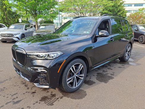 Used 2021 BMW X7 xDrive40i w/ M Sport Package AWD/4WD image 3