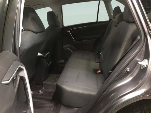 Used 2022 Toyota RAV4 LE AWD/4WD image 9