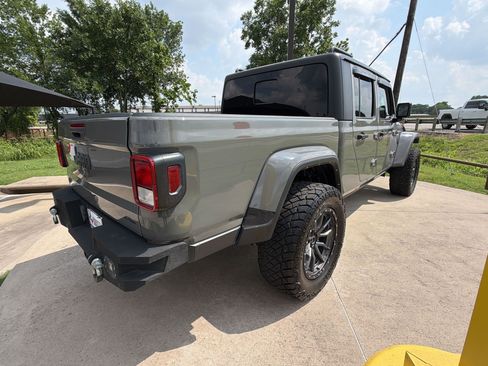 Used 2022 Jeep Gladiator Sport AWD/4WD image 9