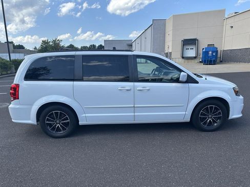 Used 2016 Dodge Grand Caravan R/T FWD image 4