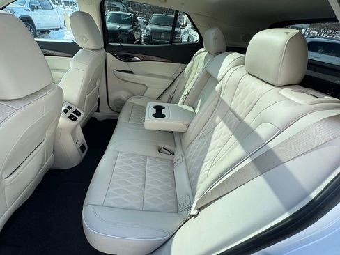 Used 2022 Buick Envision Avenir w/ Technology Package II image 31