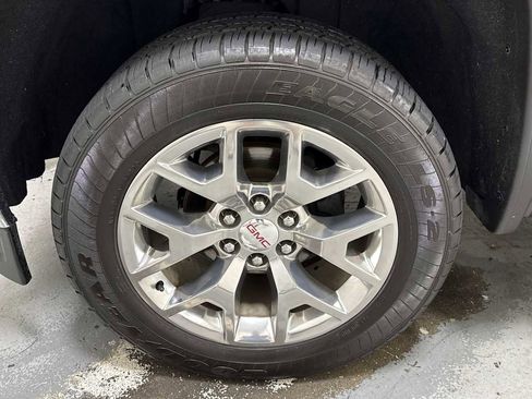 Used 2015 GMC Sierra 1500 SLT w/ SLT Crew Cab Value Package image 10