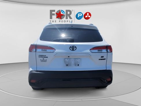Used 2024 Toyota Corolla Cross AWD Hybrid w/ Moonroof Package image 4