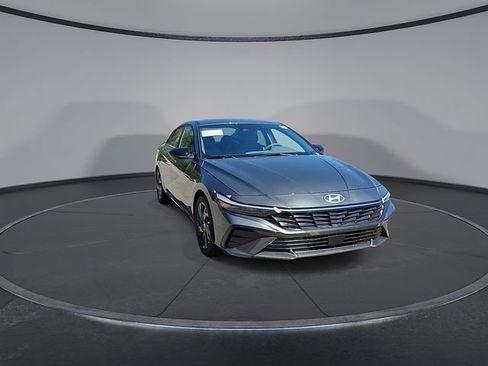 New 2026 Hyundai Elantra SEL Sport Premium FWD image 2