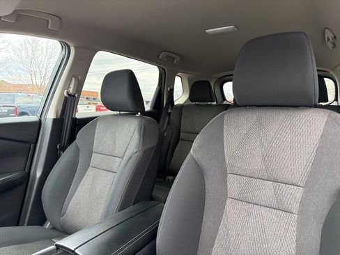 Used 2024 Nissan Rogue SV AWD/4WD image 5