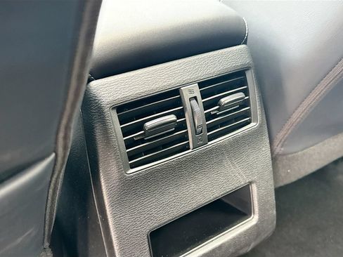 Used 2024 Mitsubishi Outlander SE FWD image 25