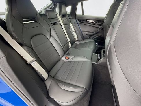 Certified 2025 Porsche Panamera RWD image 29