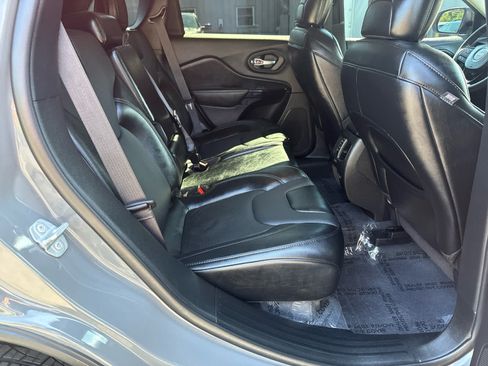 Used 2023 Jeep Cherokee Altitude Lux AWD/4WD image 14