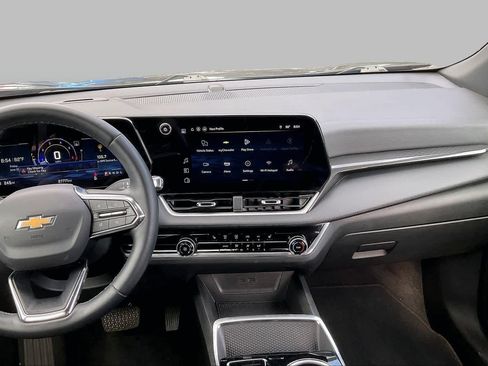 Used 2025 Chevrolet Equinox LT FWD image 8