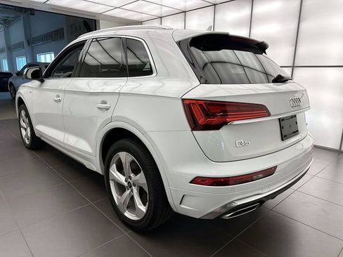 Certified 2023 Audi Q5 2.0T Premium Plus w/ Premium Plus Package AWD/4WD image 2