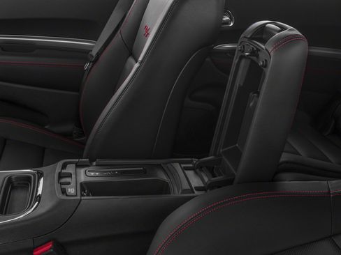 Used 2017 Dodge Durango R/T w/ Technology Group RWD image 17