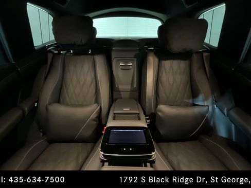 Certified 2026 Mercedes-Benz Maybach GLS 600 4MATIC image 25
