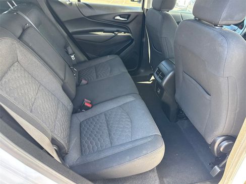Used 2021 Chevrolet Equinox LT image 16