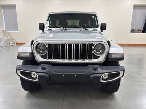 Used 2024 Jeep Wrangler Unlimited Sahara AWD/4WD image 3