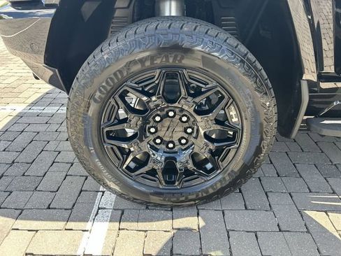 New 2025 GMC Hummer EV 2X image 47