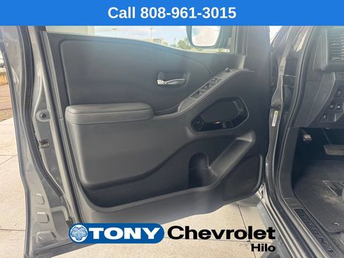 Used 2023 Nissan Frontier SV w/ Midnight Edition Package AWD/4WD image 10
