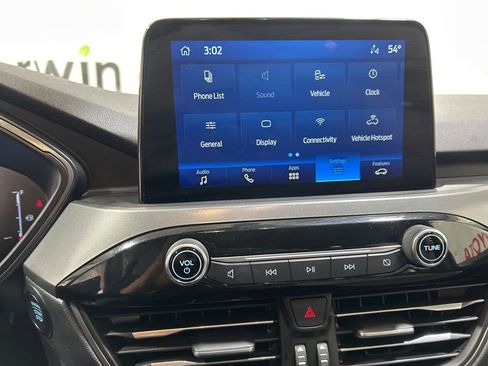 Used 2025 Ford Escape Active w/ Cold Weather Package image 27