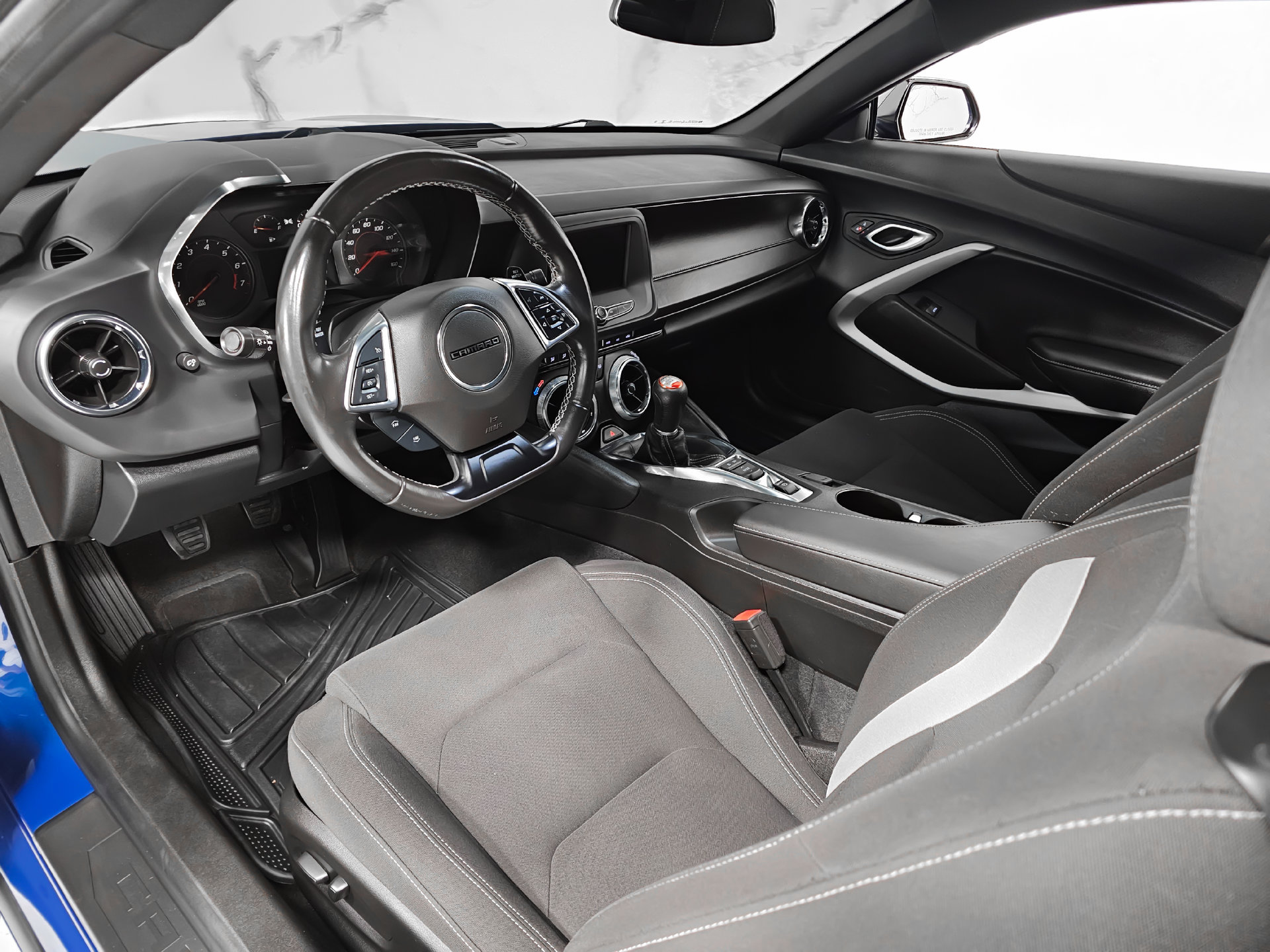 Used 2022 Chevrolet Camaro LT RWD image 18