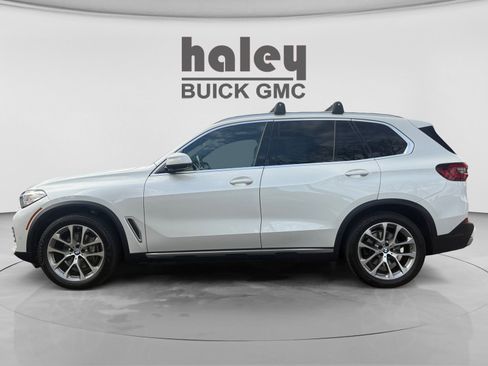 Used 2021 BMW X5 xDrive40i w/ Premium Package image 2
